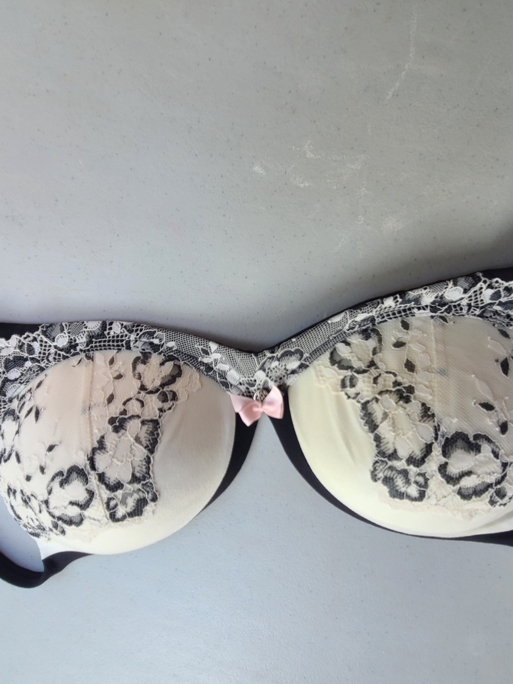 Victoria's Secret Cream & Black Lace Strapless Bra with Pink Bow